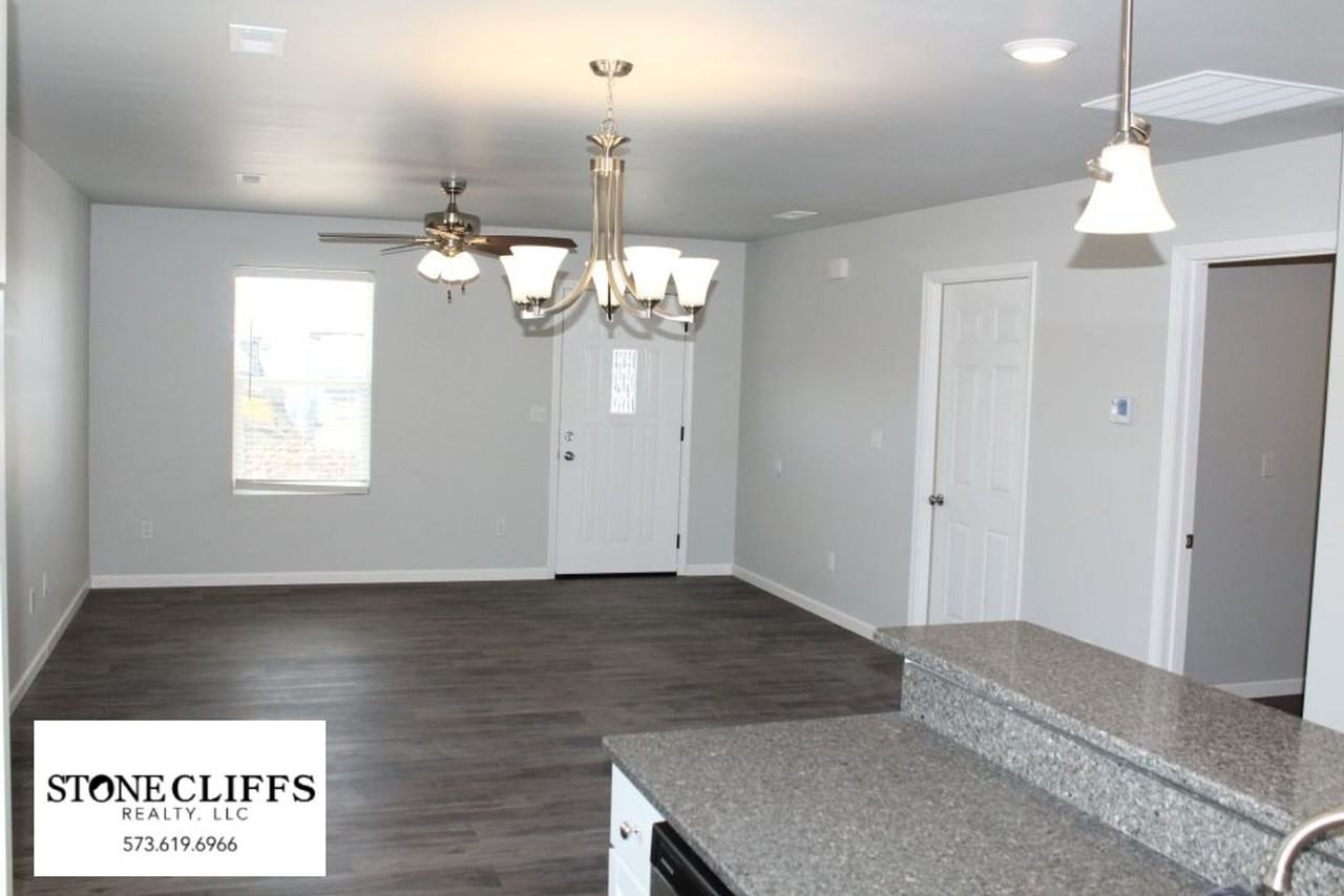 518 Kinleigh Dr - Photo 5 of 21