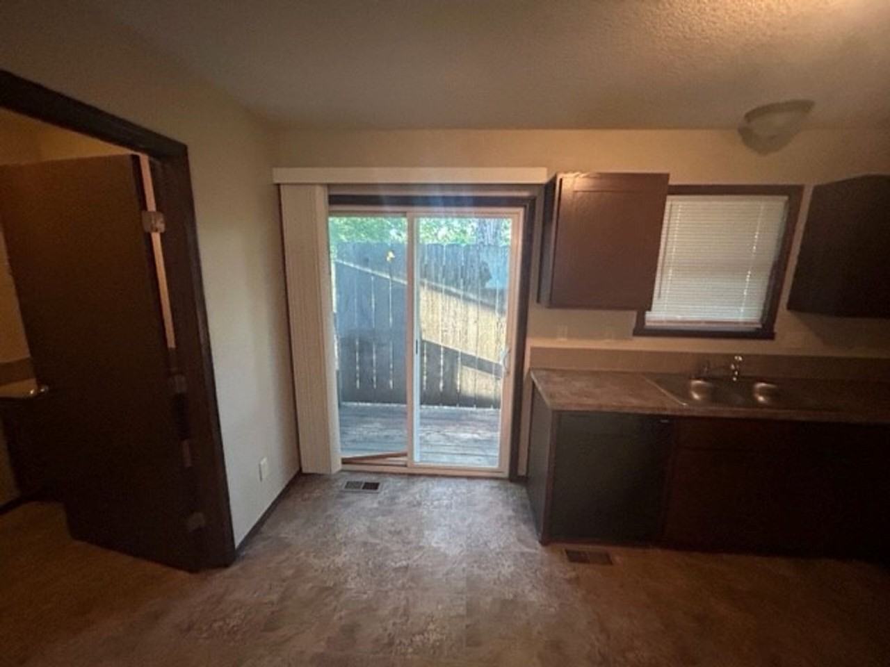 240 S Sheridan St - Photo 3 of 19
