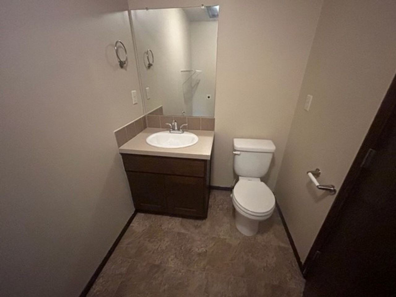 240 S Sheridan St - Photo 4 of 19