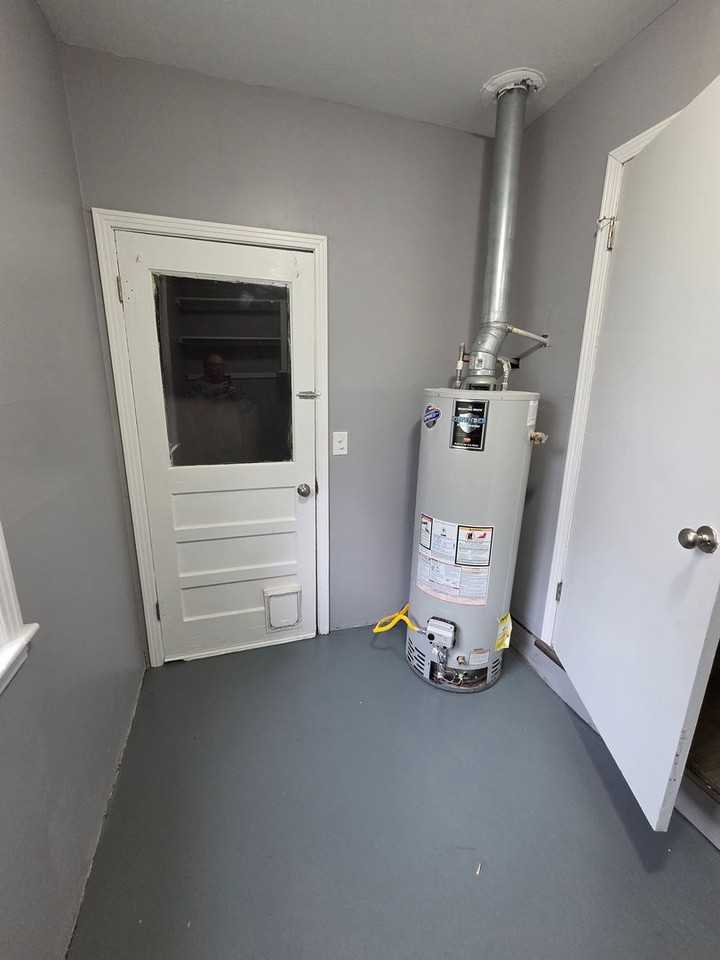 2119 S Glenn St - Photo 5 of 26
