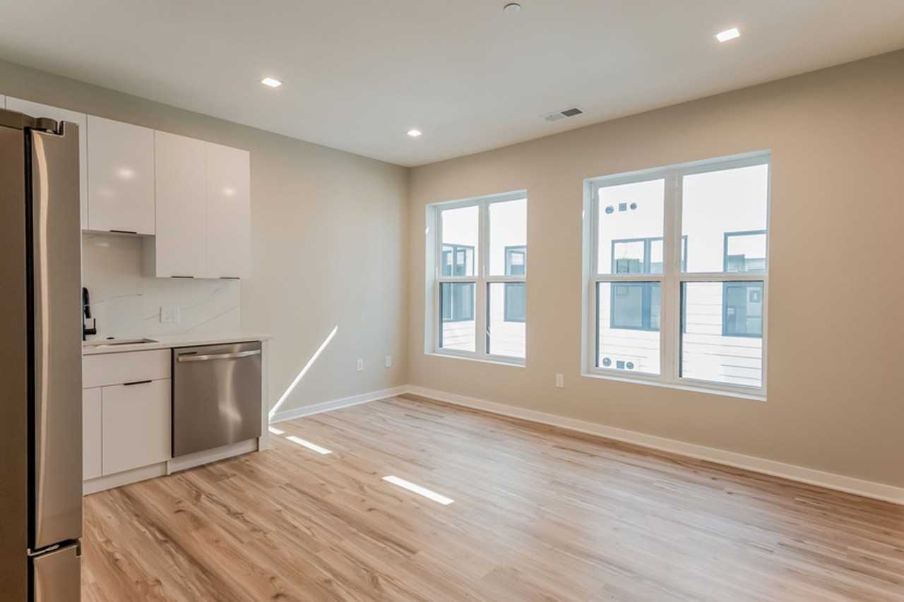 1358 Florida Ave NE - Photo 6 of 30