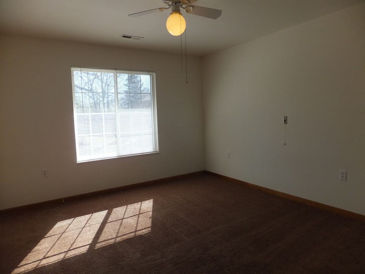 2131 Republican Cir - Photo 5 of 5