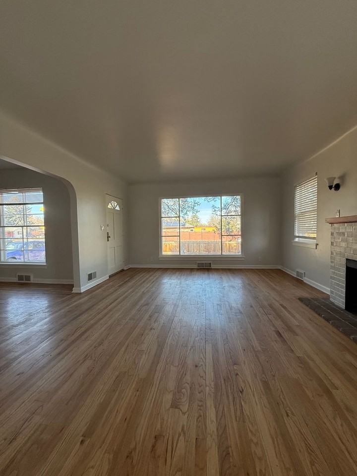 605 E Prospect Rd - Photo 3 of 15