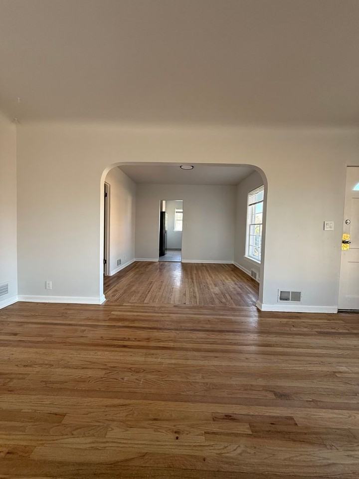 605 E Prospect Rd - Photo 4 of 15