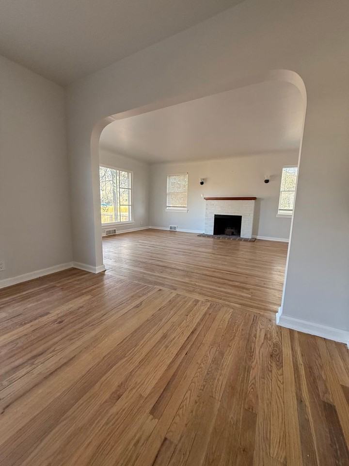 605 E Prospect Rd - Photo 5 of 15