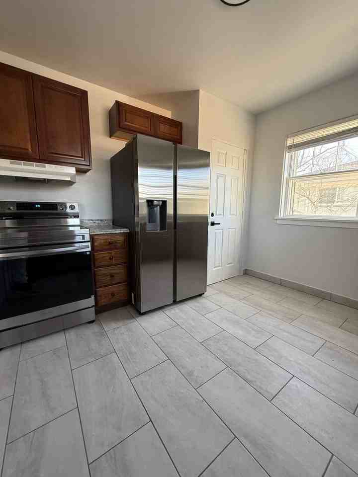 605 E Prospect Rd - Photo 6 of 15