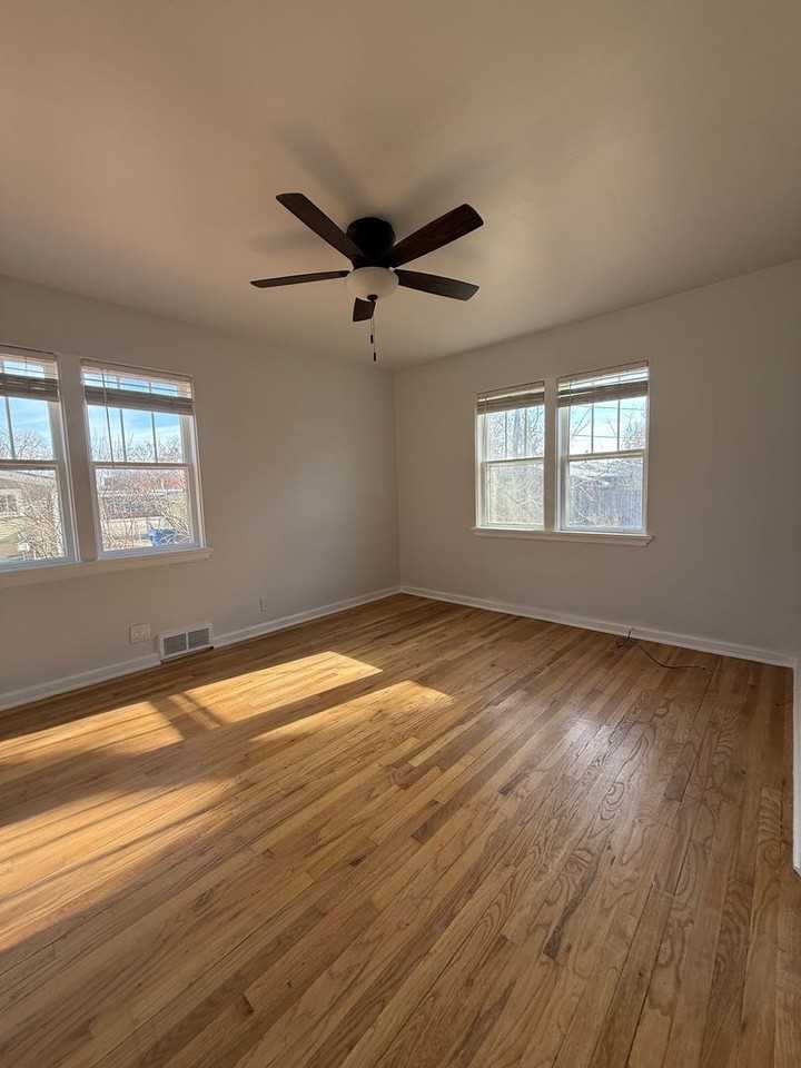 605 E Prospect Rd - Photo 7 of 15