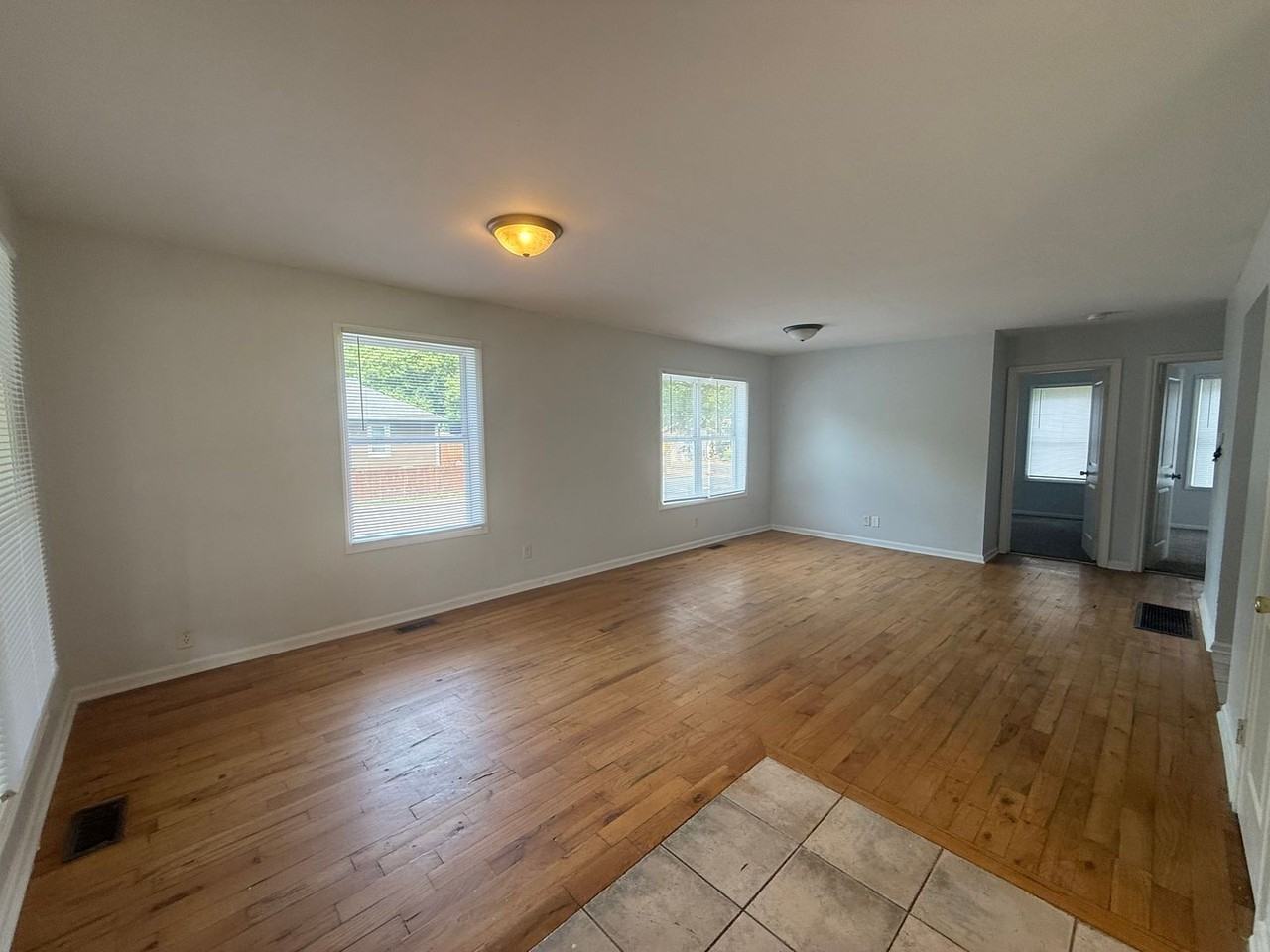 1902 E 35th St - Photo 5 of 14
