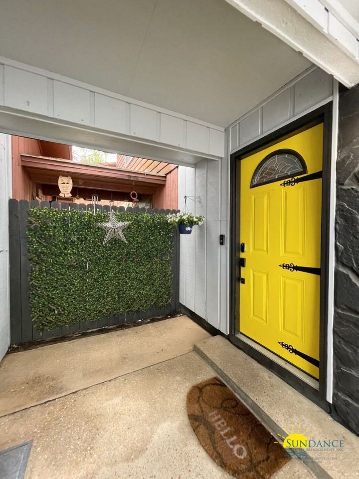 42 7th Ave - Photo 2 of 27
