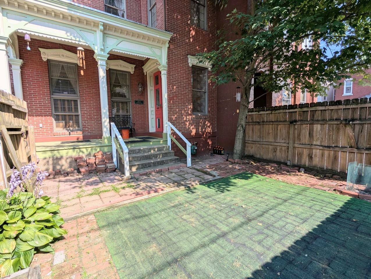 312 Denniston St - Photo 3 of 35