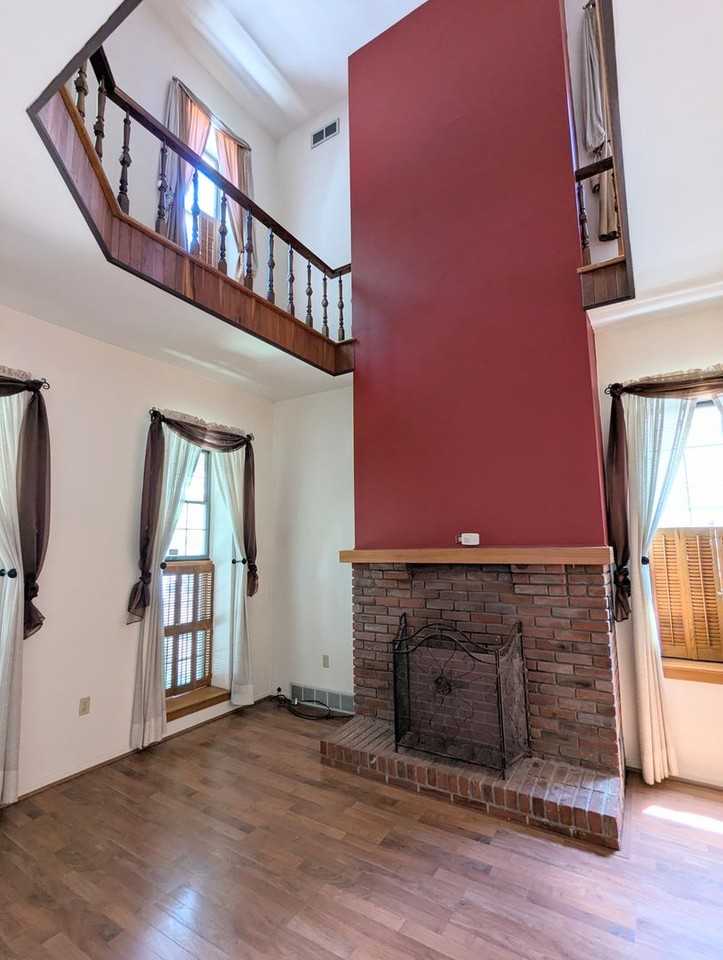 312 Denniston St - Photo 4 of 35