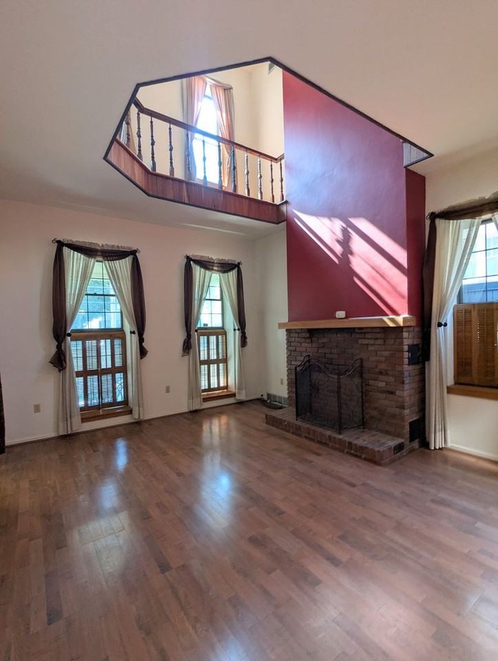 312 Denniston St - Photo 5 of 35