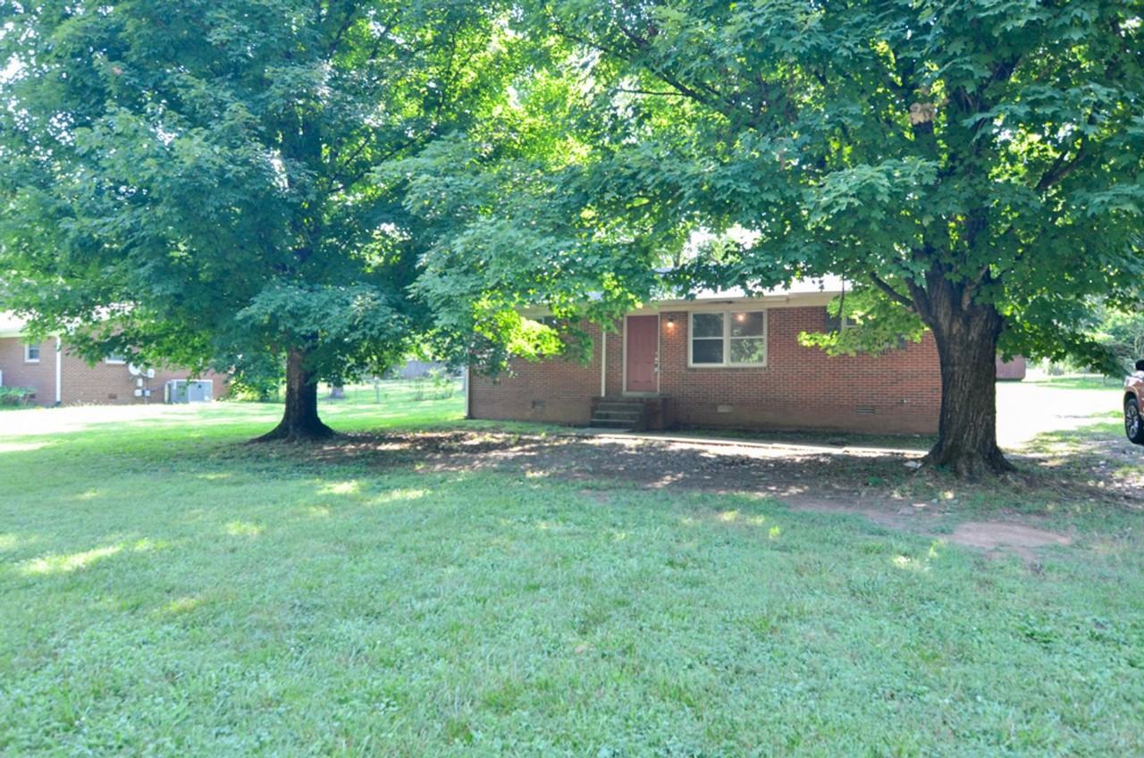 325 Shirley Rd - Photo 2 of 17