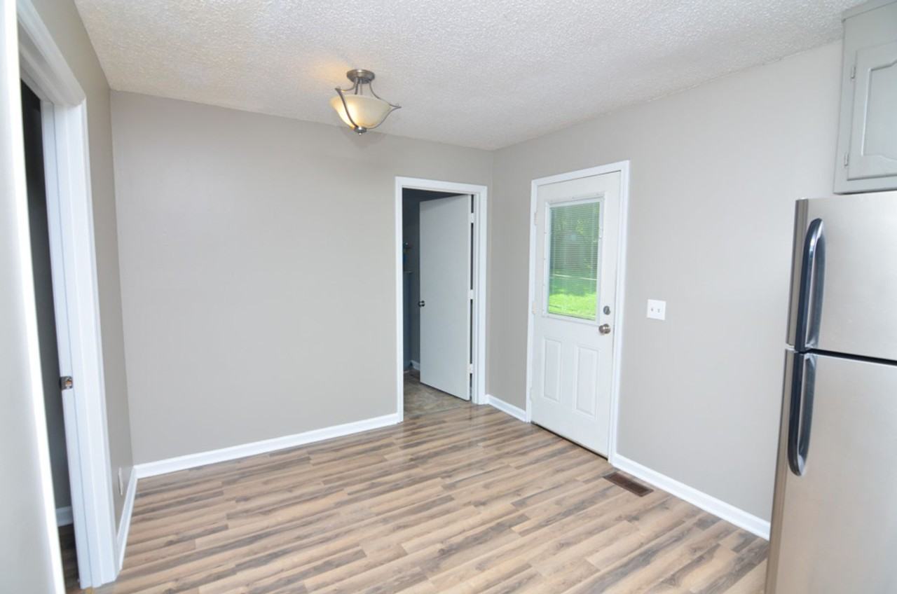 325 Shirley Rd - Photo 6 of 17