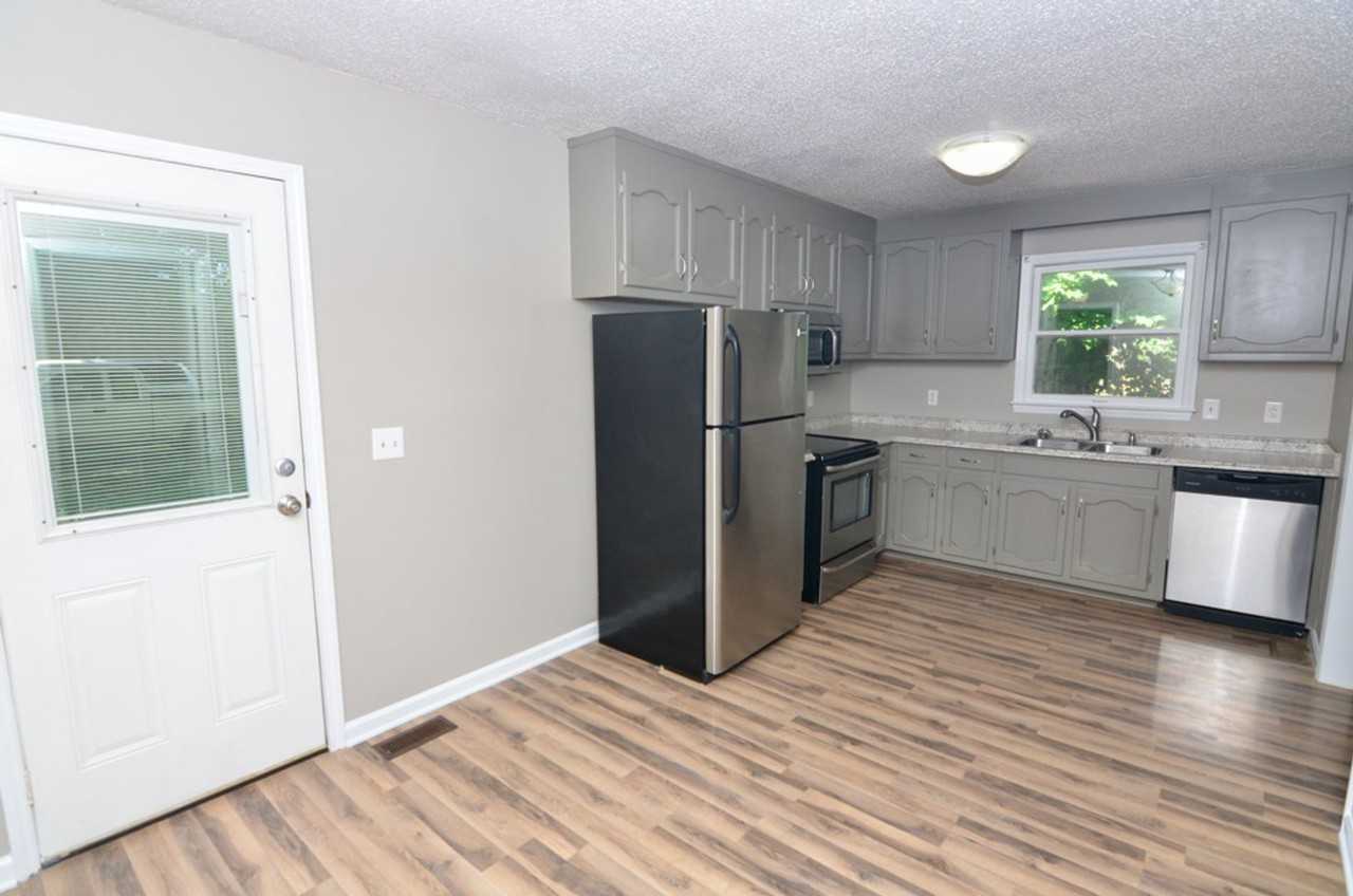 325 Shirley Rd - Photo 7 of 17