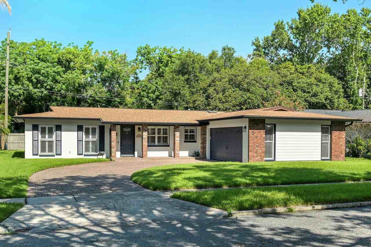 527 Cornwall Rd - Photo 2 of 31