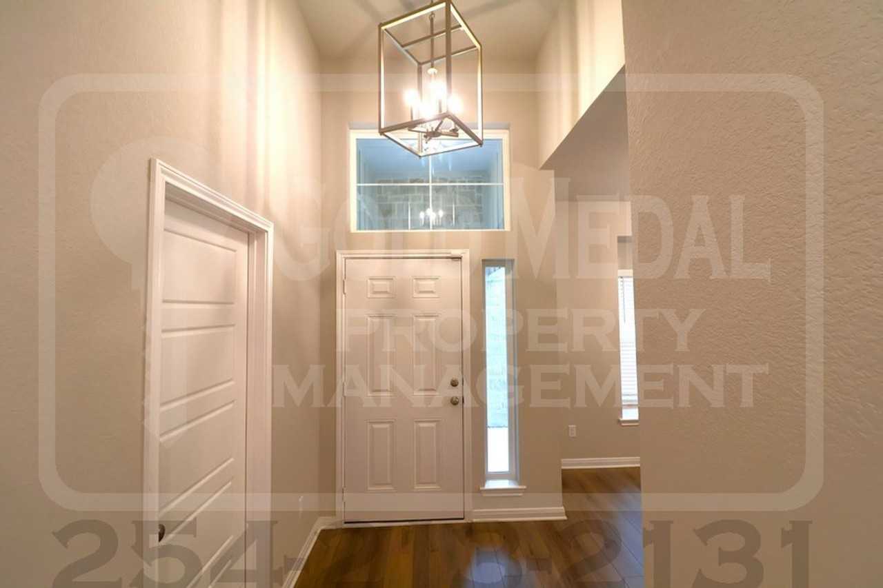 1810 Horatio St - Photo 5 of 27
