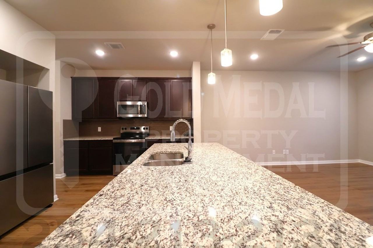 1810 Horatio St - Photo 7 of 27