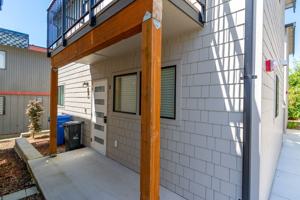 featured image of 476 Se Barrington Dr #D