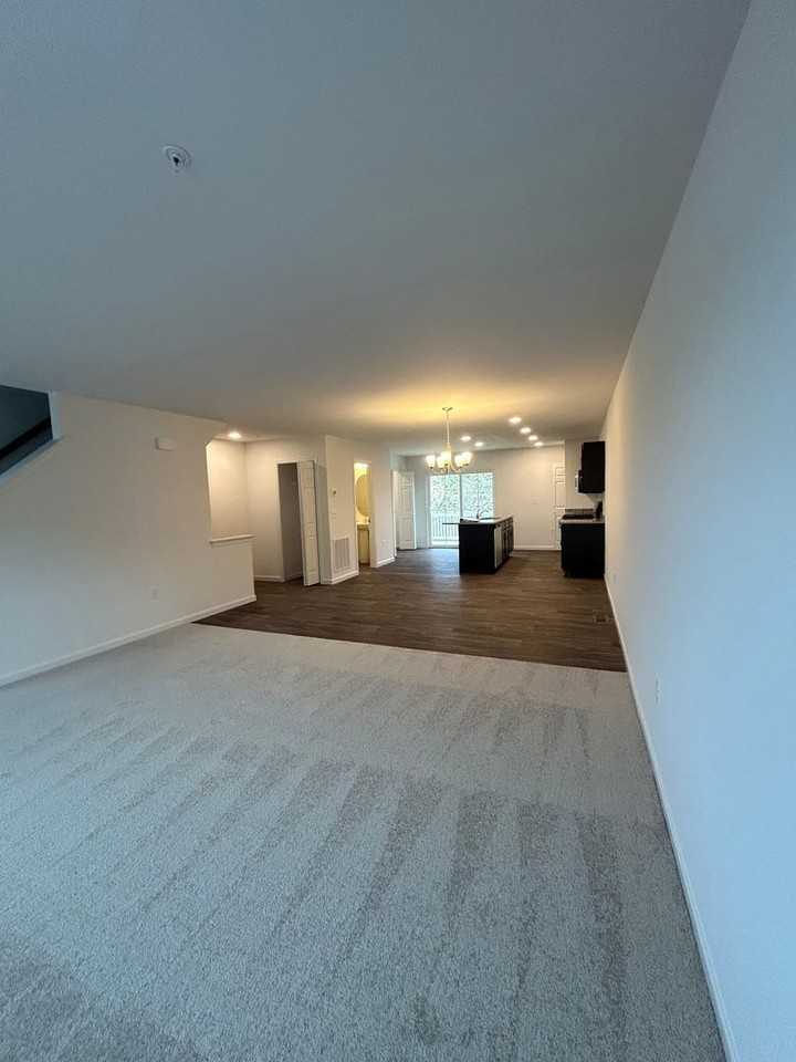 20 Meredith Way - Photo 3 of 18