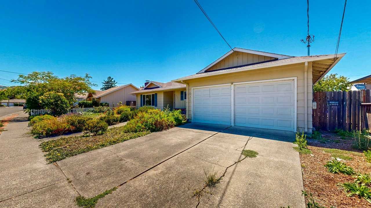 1925 Leafgreen Dr - Photo 2 of 50