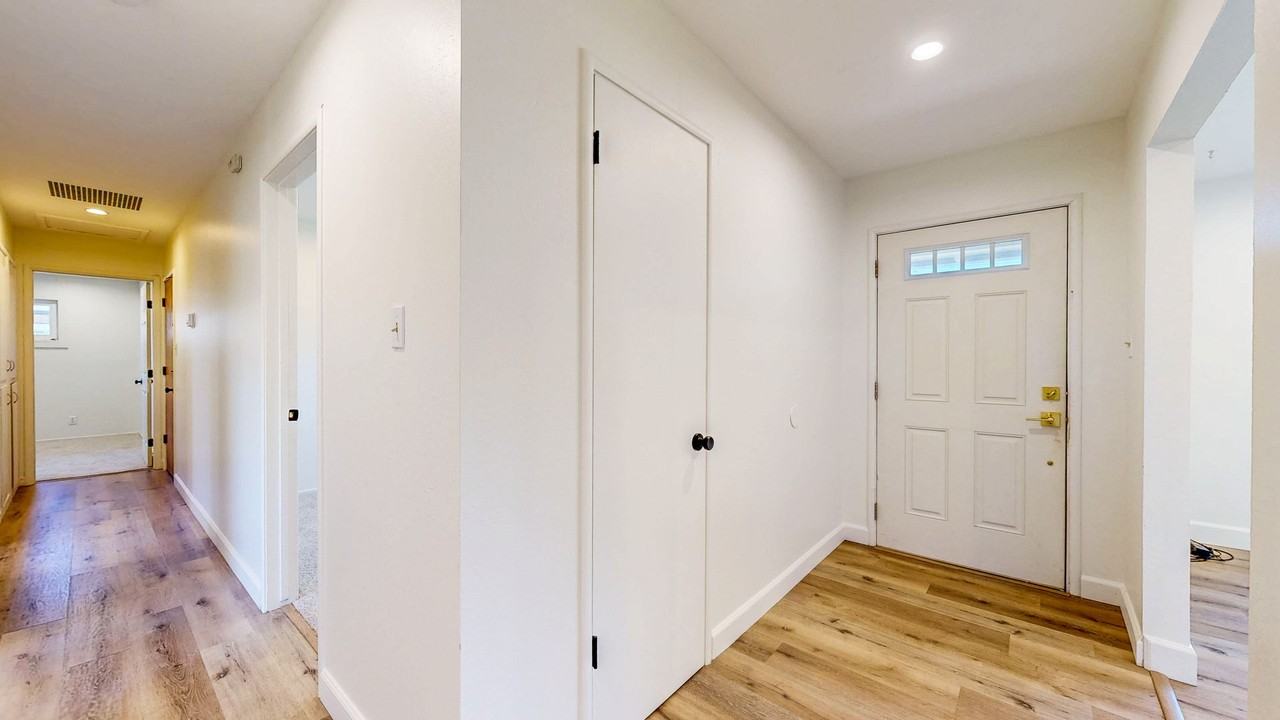 1925 Leafgreen Dr - Photo 6 of 50