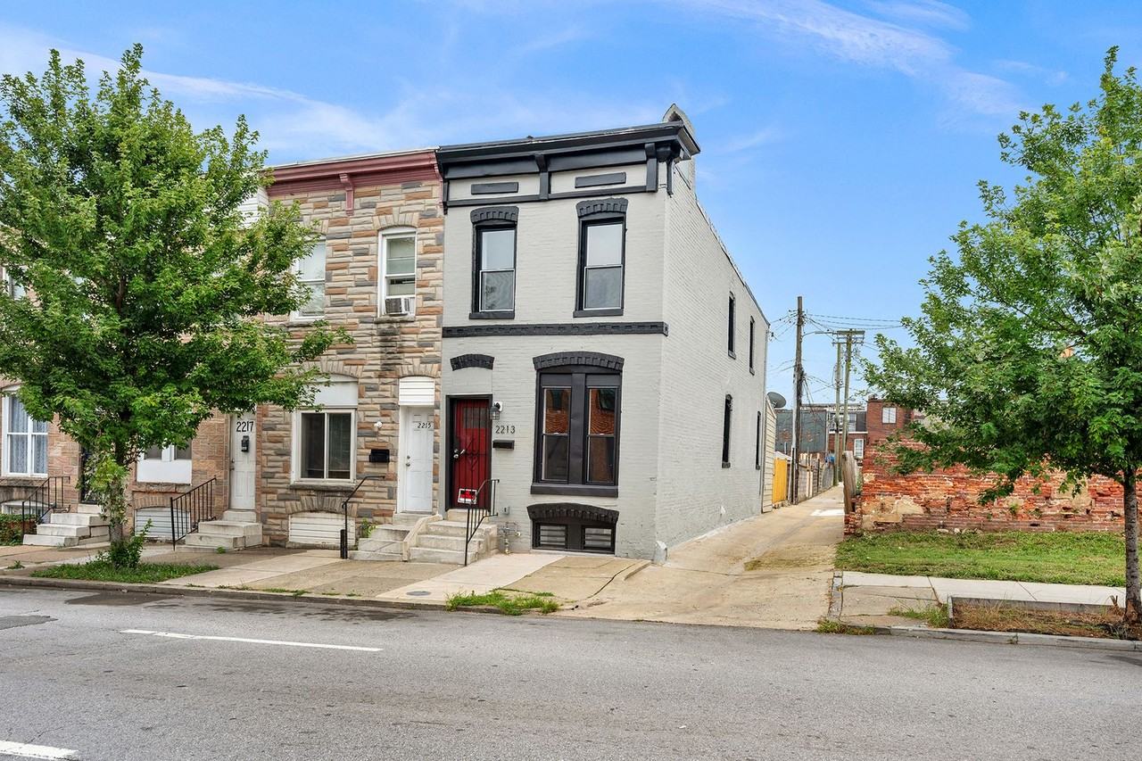 2213 E Madison St - Photo 7 of 31