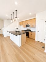 featured image of 300 Nighthawk St