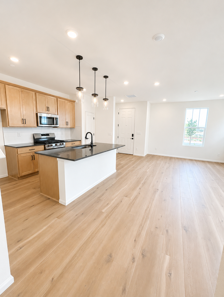 300 Nighthawk St - Photo 3 of 11