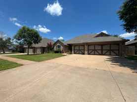 805 Nw 193rd St - Photo 1 of 1