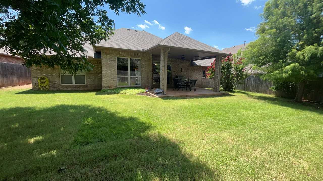 805 Nw 193rd St - Photo 2 of 3