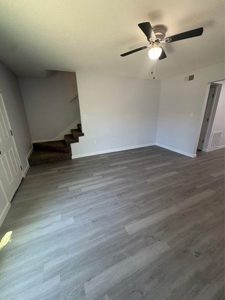 101 Plantation Place Dr #1 - Photo 3 of 13