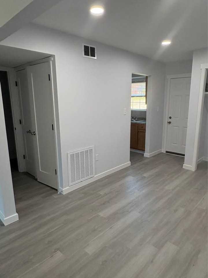 101 Plantation Place Dr #1 - Photo 4 of 13