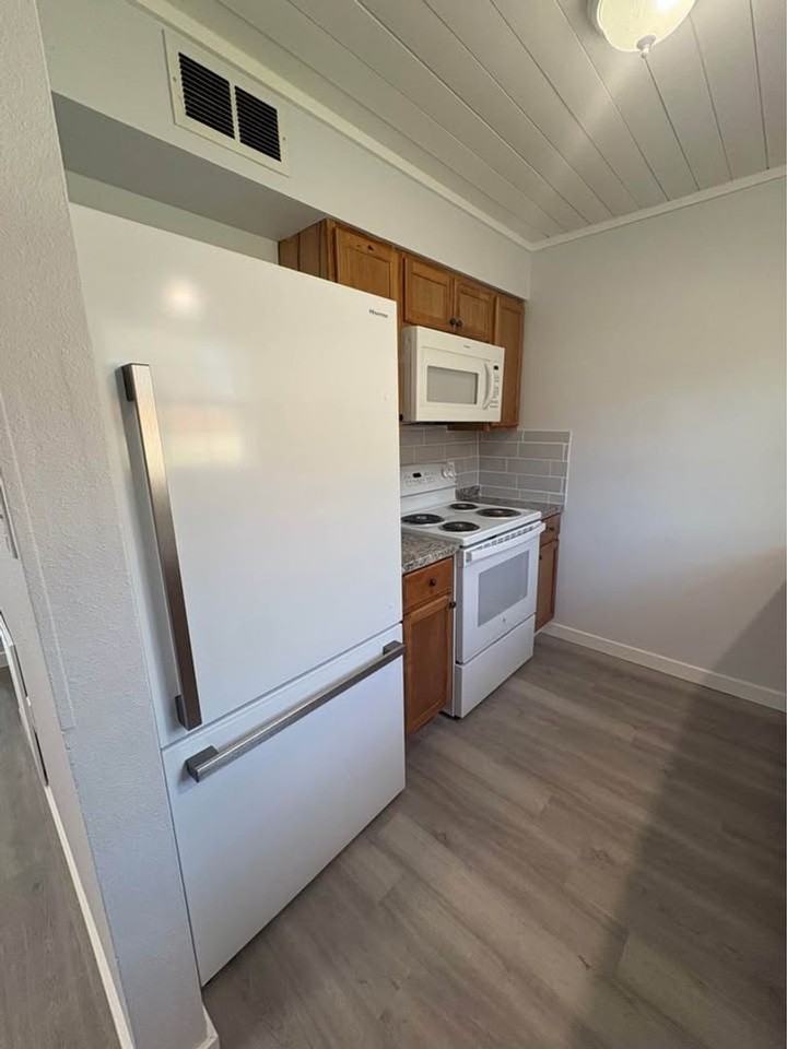 101 Plantation Place Dr #1 - Photo 6 of 13