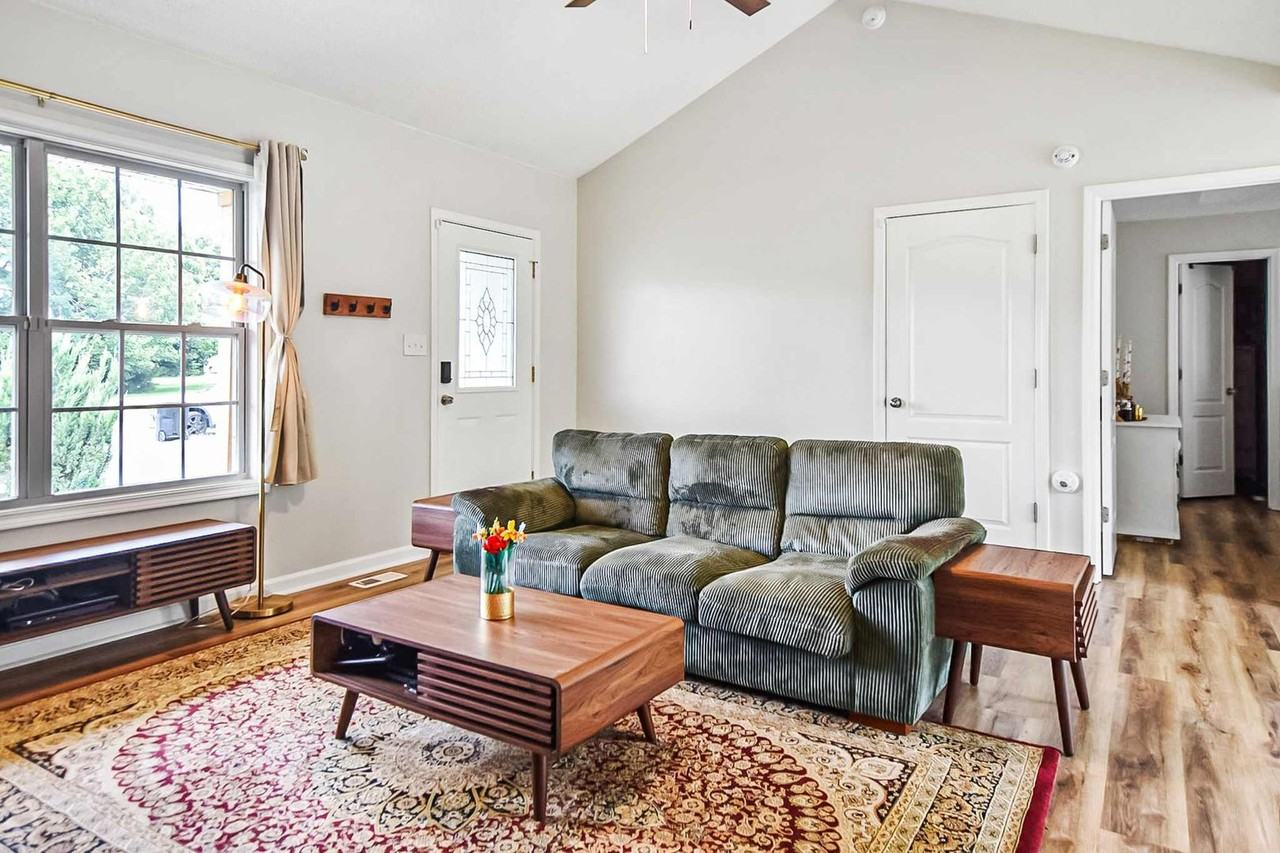 304 Fortway Rd - Photo 4 of 16