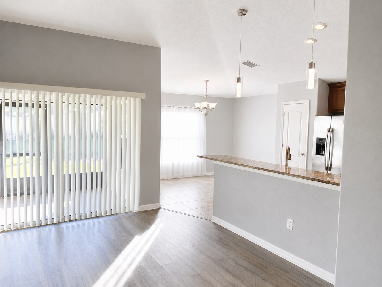 18686 Dobson Dr - Photo 4 of 13