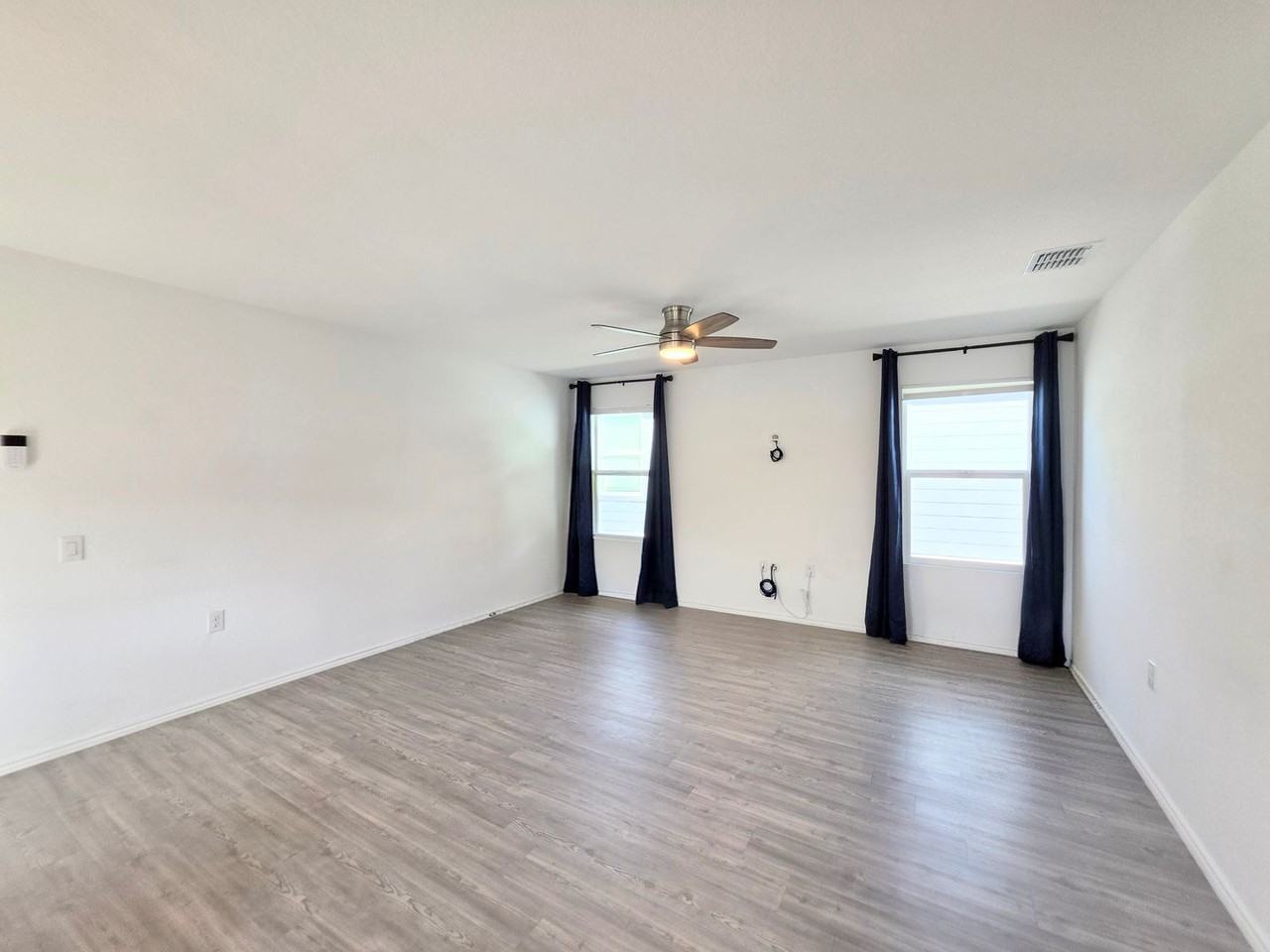 1031 Magrum Way - Photo 5 of 36