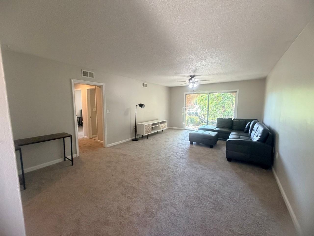 5516 Lakeshore Dr - Photo 5 of 27