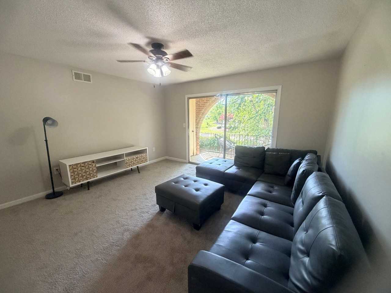 5516 Lakeshore Dr - Photo 6 of 27