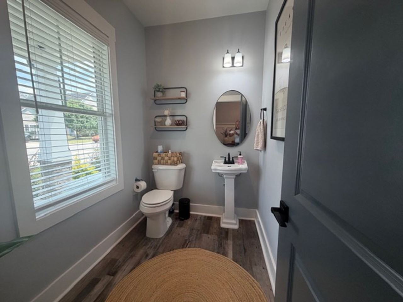 3050 Candlelight Dr - Photo 4 of 34