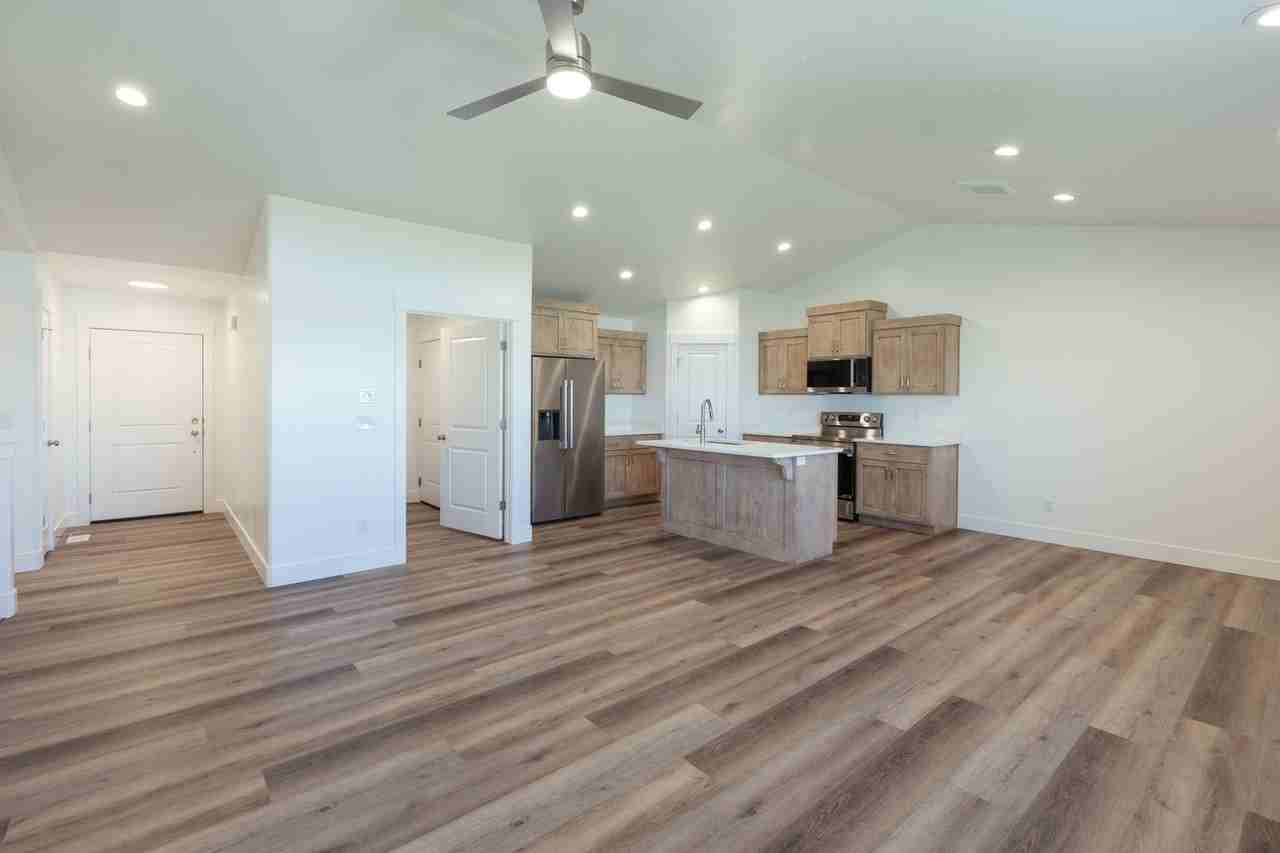 3717 Razor Cir - Photo 3 of 29
