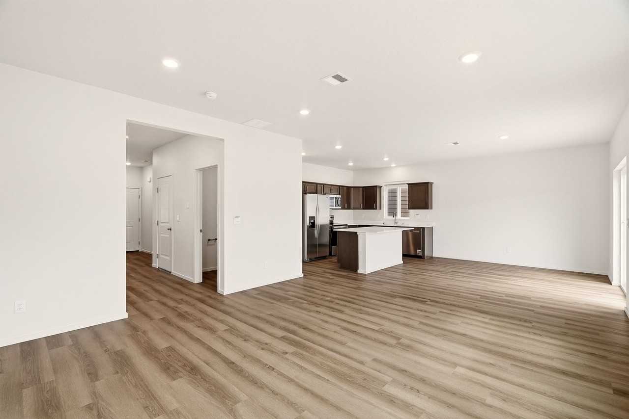 3693 S Mccabe Ln - Photo 5 of 39