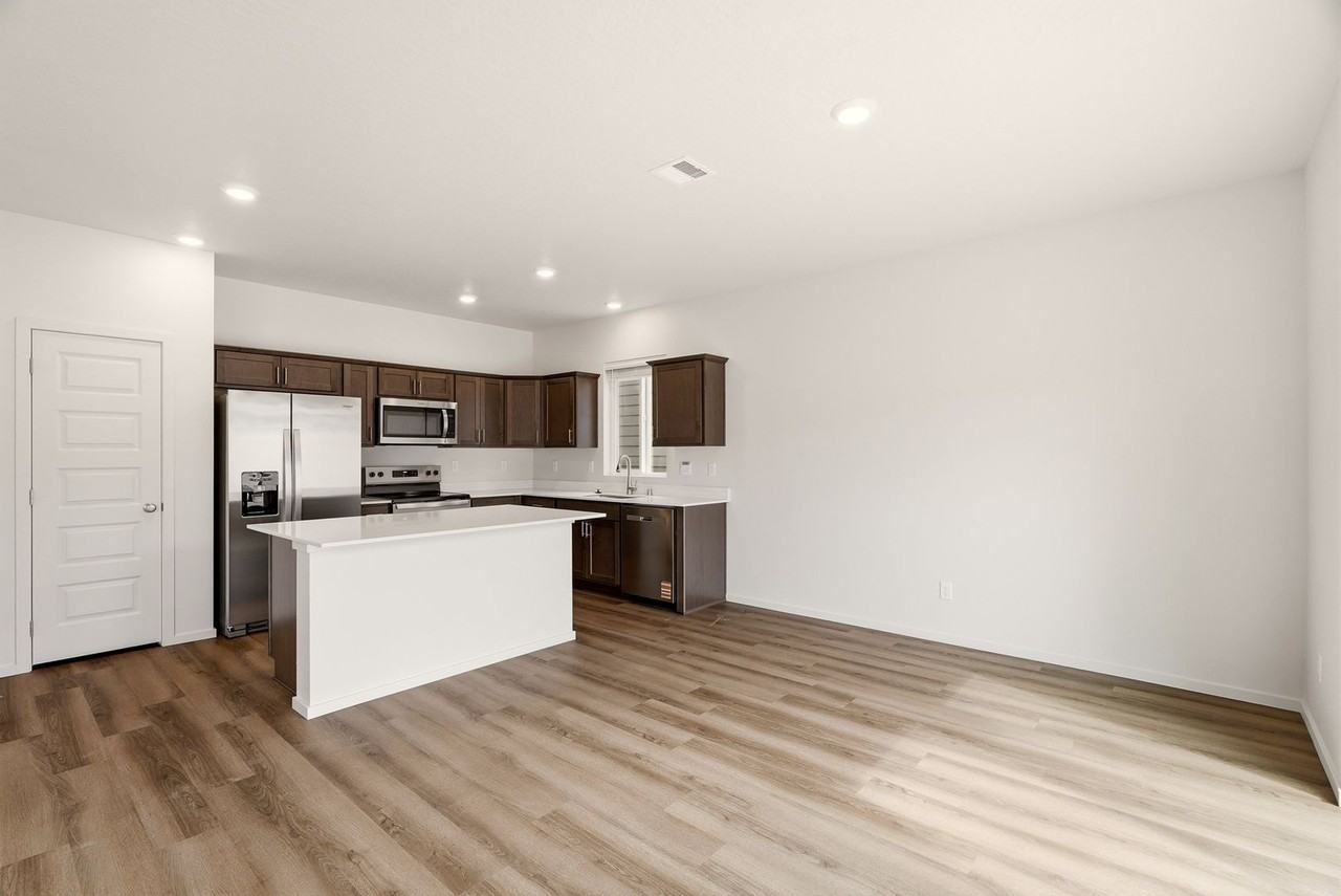 3693 S Mccabe Ln - Photo 6 of 39