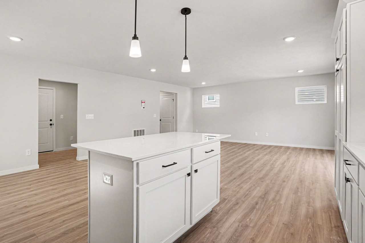 360 Sherman St - Photo 4 of 21