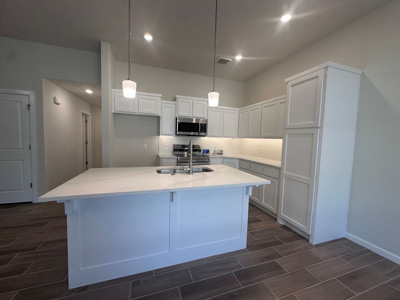 4008 Caraway Ln - Photo 4 of 17