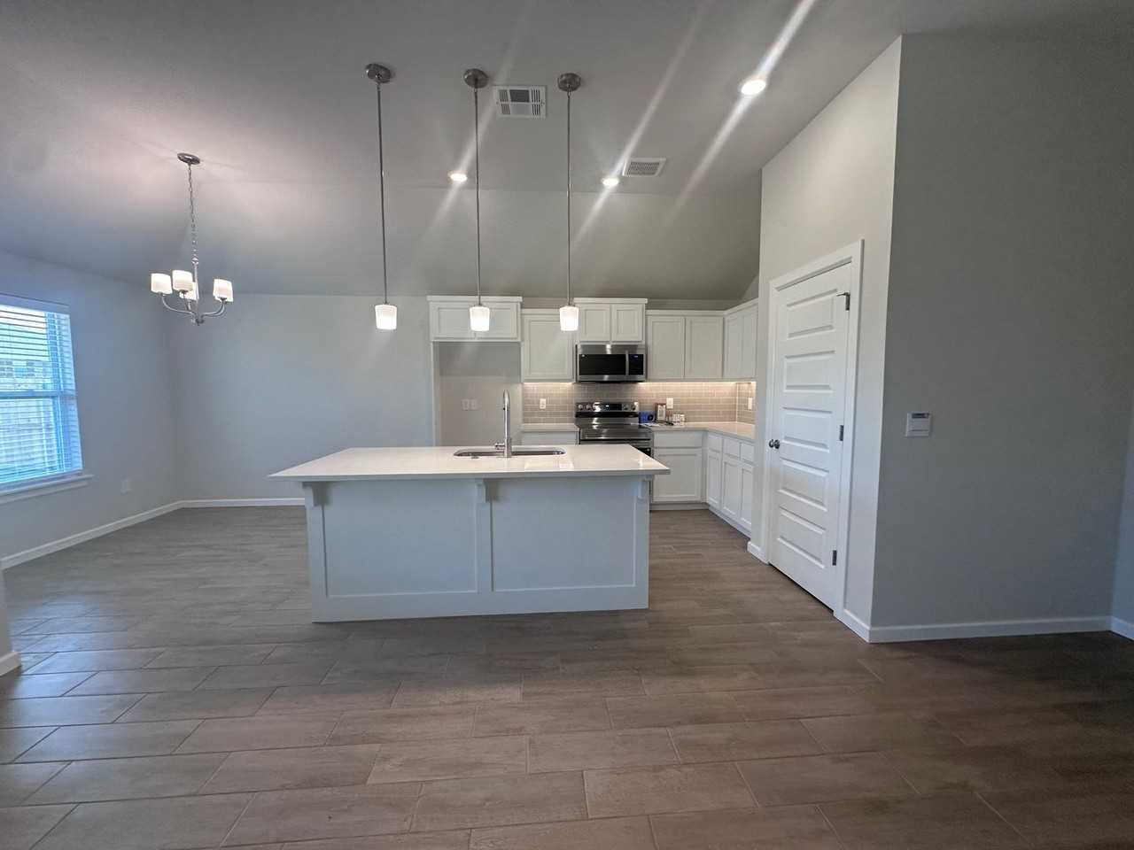 4021 Caraway Ln - Photo 3 of 14