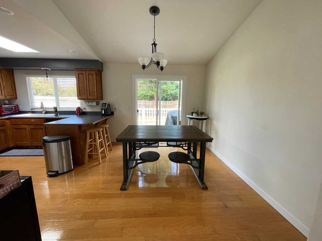 764 Sw Orcas St - Photo 5 of 16