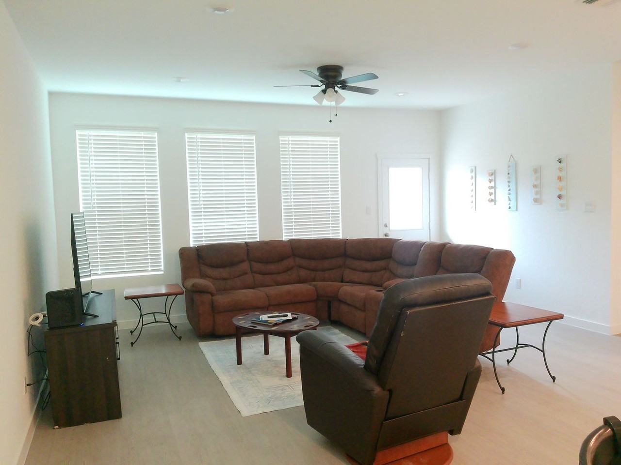 7842 Thor Dr - Photo 2 of 21