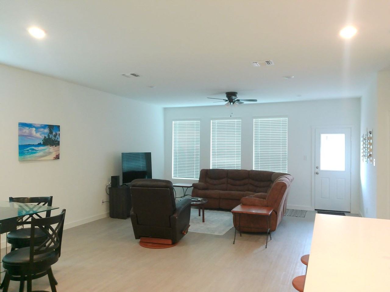 7842 Thor Dr - Photo 3 of 21