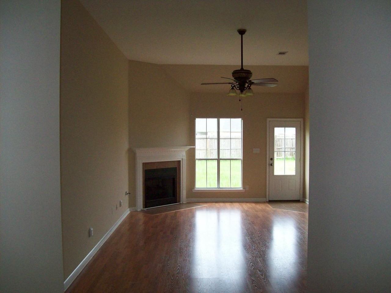 26043 Wimbledon Ave - Photo 3 of 27